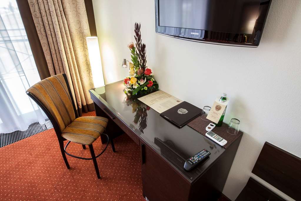 Park-Hotel Kidev Chubynske Quarto foto